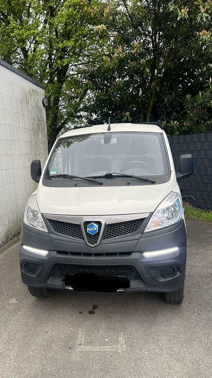 Second-hand Piaggio Porter 106 CP (77 kW) 2023 Alb SUV
