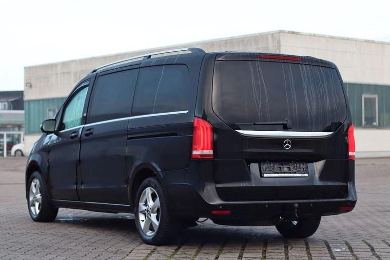 Gebraucht Mercedes V220 Avantgarde Edition 190 PS (139 kW) 2018 Schwarz Van / Kleinbus