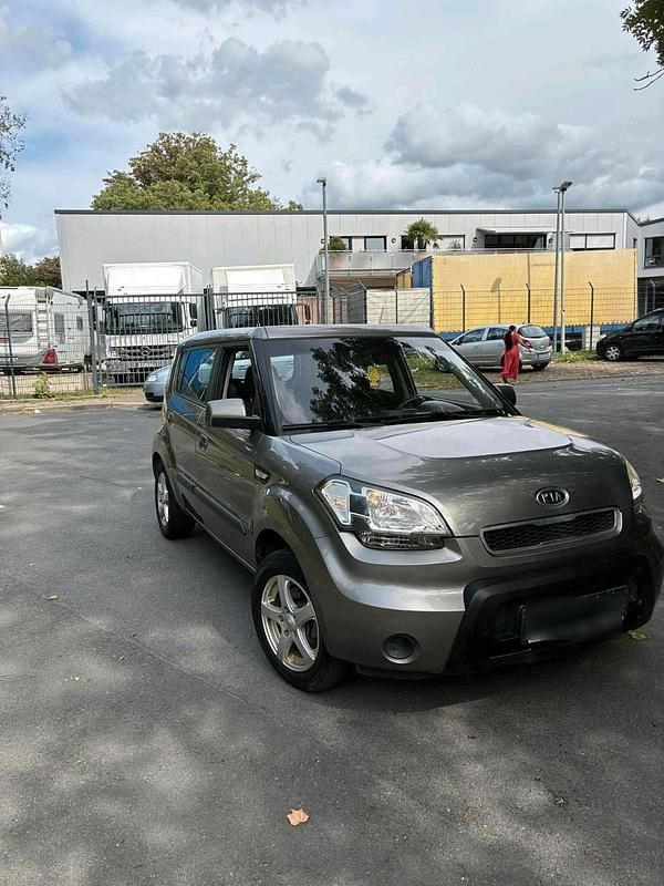 Grau Gebraucht 2009 Kia Soul SUV | 1.800 € (Superpreis) - Bild 1/4