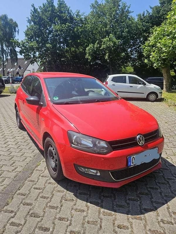 Rot Gebraucht 2012 VW Polo Match Limousine | 3.700 € (Superpreis) - Bild 1/4