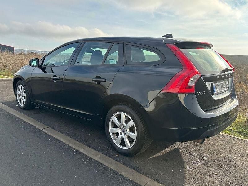 Gebraucht Volvo V60 163 PS (119 kW) 2013 Schwarz Kombi
