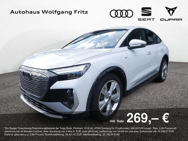 Gletscherweiß metallic Gebraucht 2022 Audi Q4 Sportback e-tron Comfort SUV | 29.690 € (Superpreis) - Bild 1/4