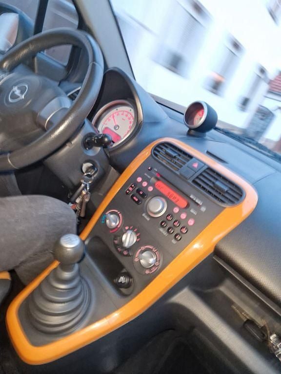 Gebraucht Opel Agila Edition 68 PS (50 kW) 2009 Schwarz Kleinwagen