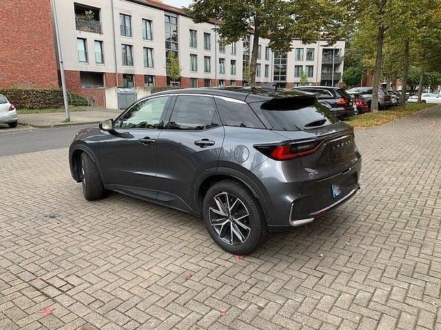 Gebraucht Lexus LBX 136 PS (100 kW) 2024 Grau SUV