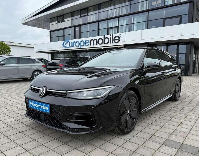 Neu VW Passat R-line 193 PS (141 kW) 2026 Grenadillschwarz meta... Kombi