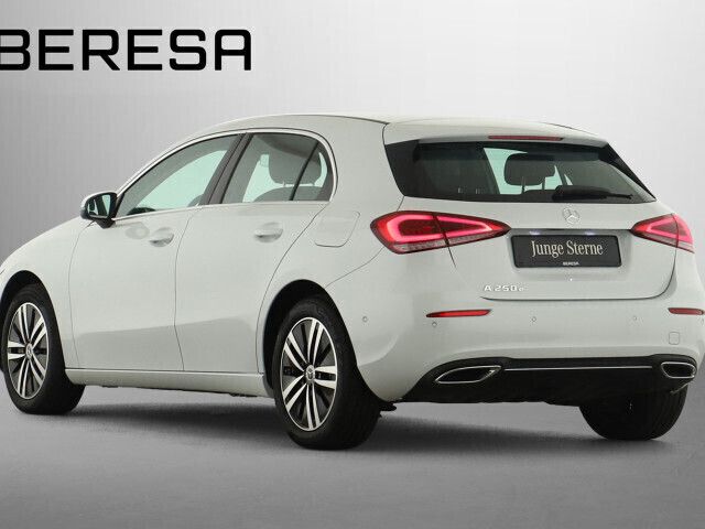 Gebraucht Mercedes A250 Progressive 218 PS (160 kW) 2022 Weiß Kleinwagen