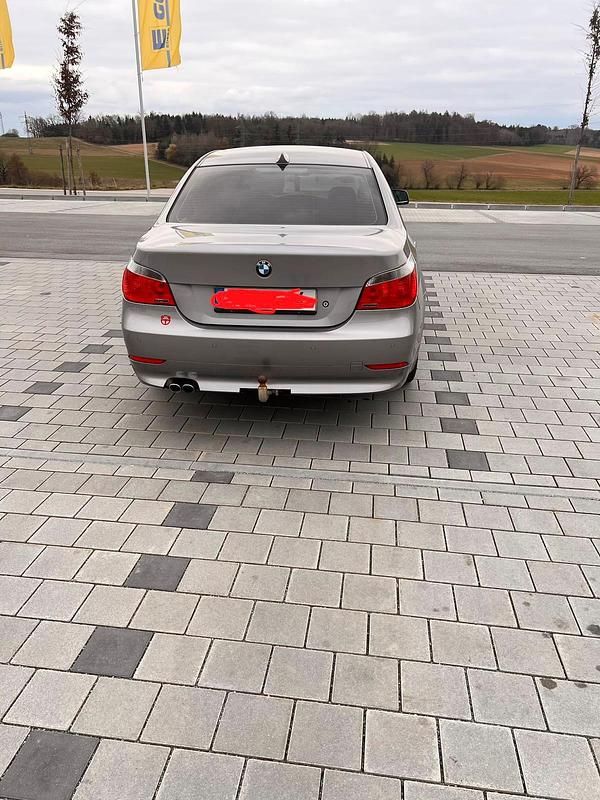 Gebraucht BMW 525 177 PS (130 kW) 2006 Grau Limousine