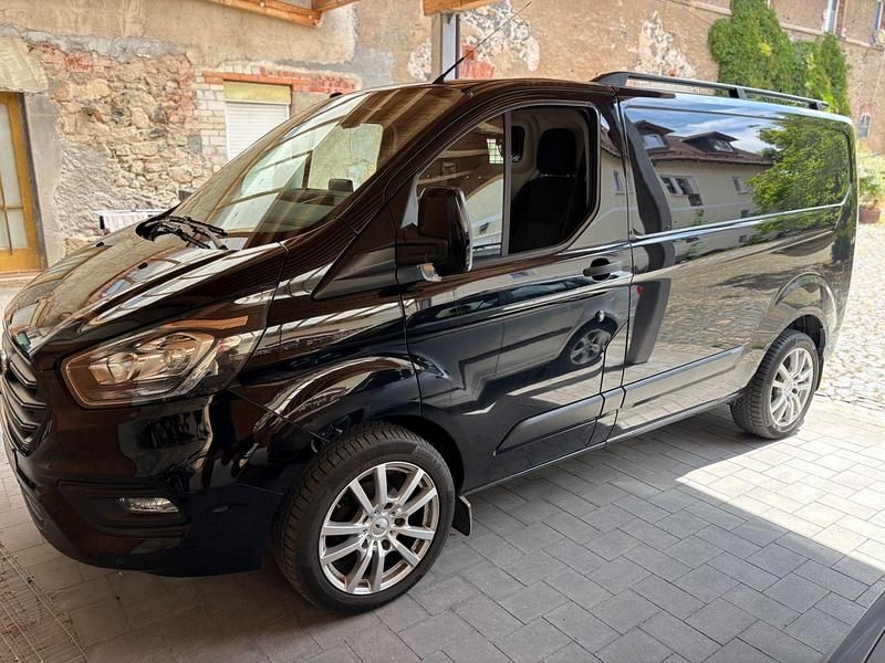 Schwarz Gebraucht 2018 Ford Transit Custom Trend Van / Kleinbus | 22.900 € (Guter Preis) - Bild 1/4