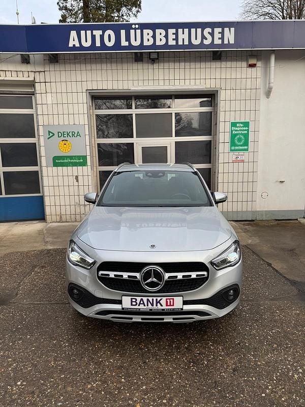 Gebraucht Mercedes GLA180 136 PS (100 kW) 2021 Silber SUV