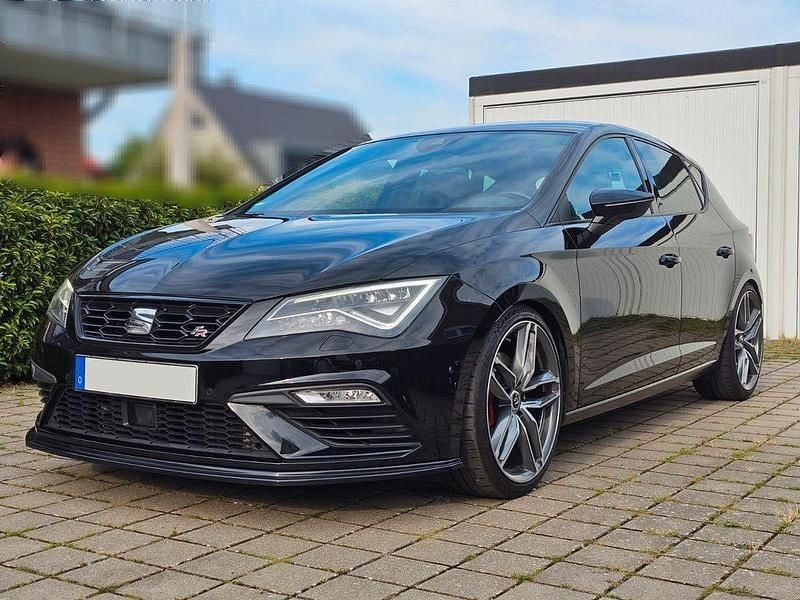 Schwarz Gebraucht 2017 Seat Leon FR Limousine | 13.490 € (Fairer Preis) - Bild 1/4