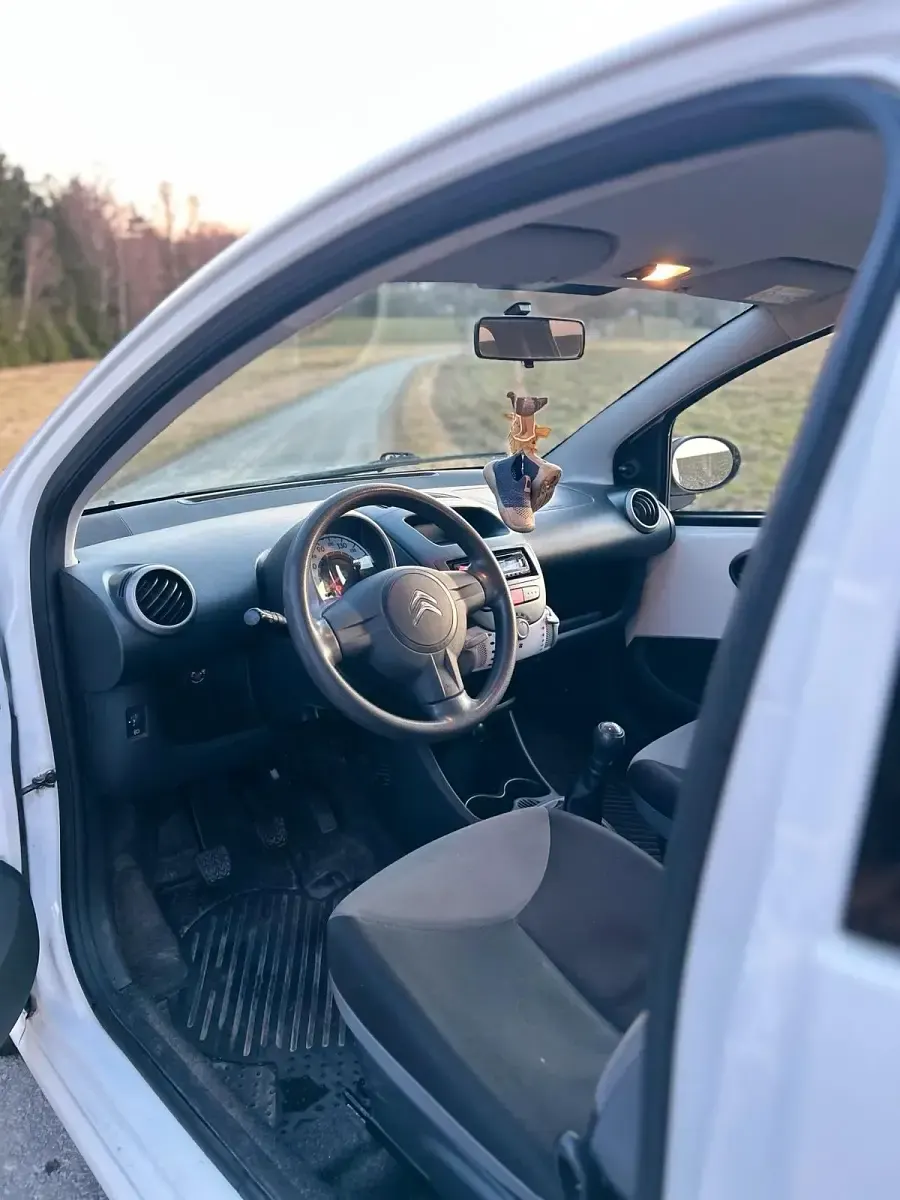 Gebraucht Citroën C1 68 PS (50 kW) 2013 Weiß Kleinwagen