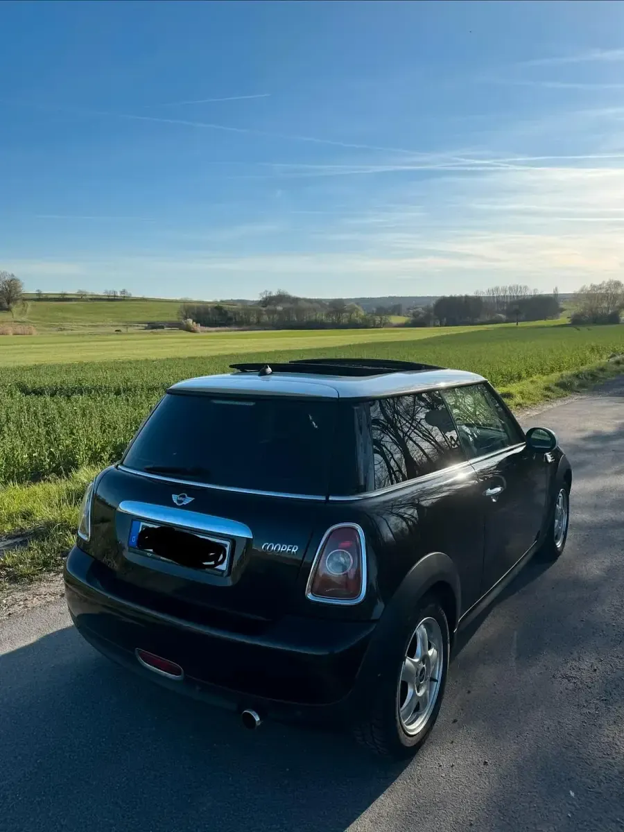 Gebraucht Mini Cooper 120 PS (88 kW) 2010 Schwarz Kleinwagen