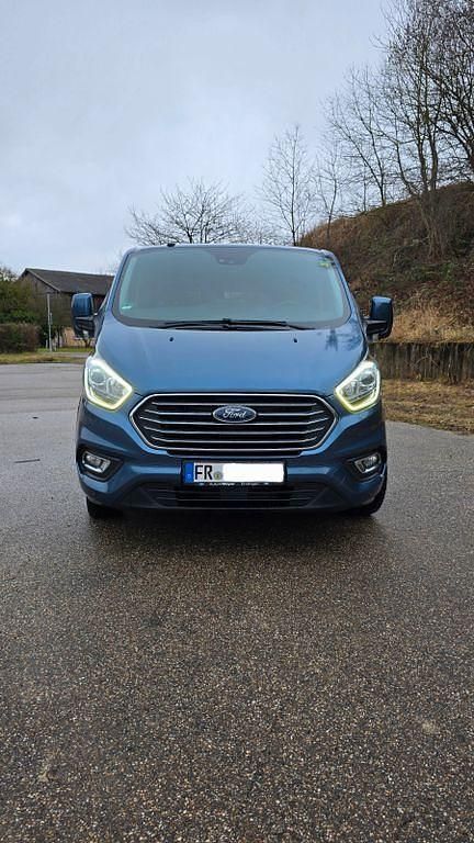Gebraucht Ford Tourneo 170 PS (125 kW) 2018 Blau Van / Kleinbus