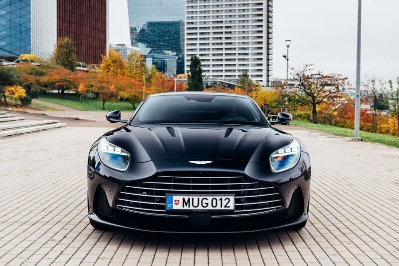 Gebraucht Aston Martin DB12 680 PS (500 kW) 2023 Schwarz