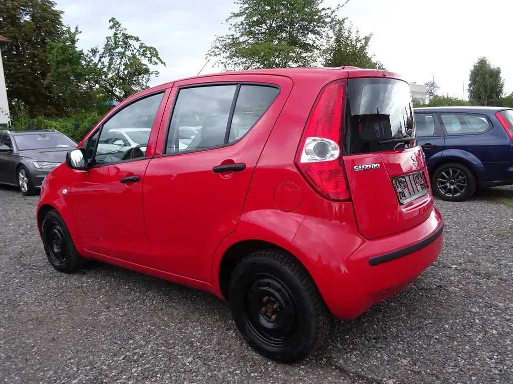 Gebraucht Suzuki Splash Basic 65 PS (47 kW) 2009 Rot Kleinwagen