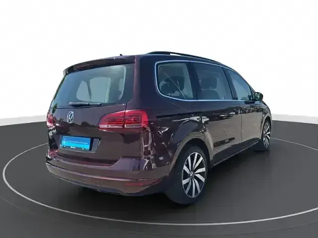Gebraucht VW Sharan Comfortline 150 PS (110 kW) 2017 Rot Van / Kleinbus
