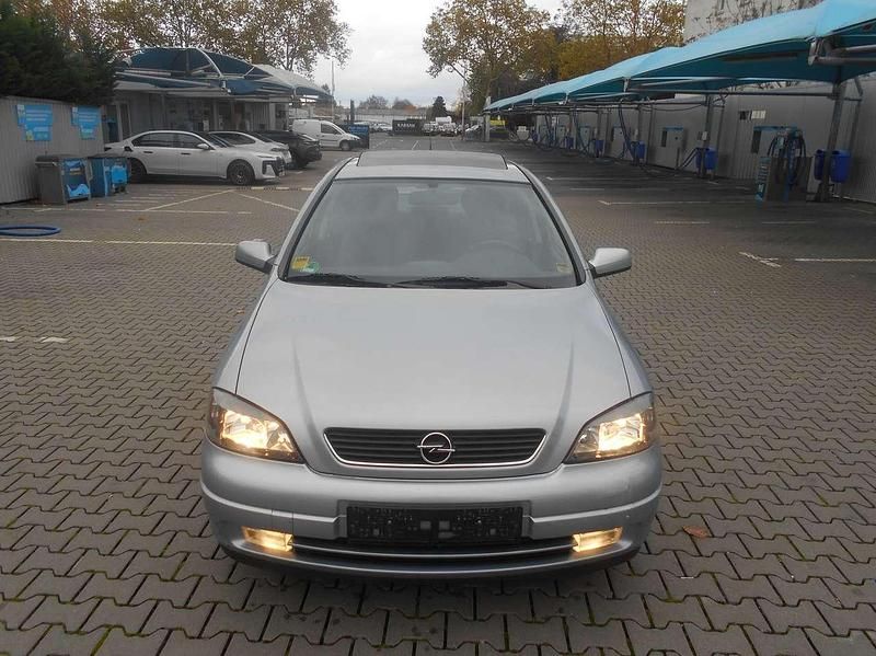 Silber Gebraucht 2002 Opel Astra Comfort Limousine | 1.799 € (Fairer Preis) - Bild 1/4