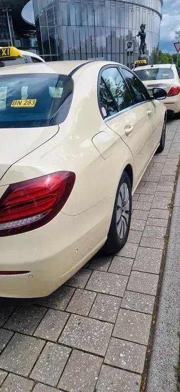 Gebraucht Mercedes E200 160 PS (117 kW) 2020 Beige Limousine