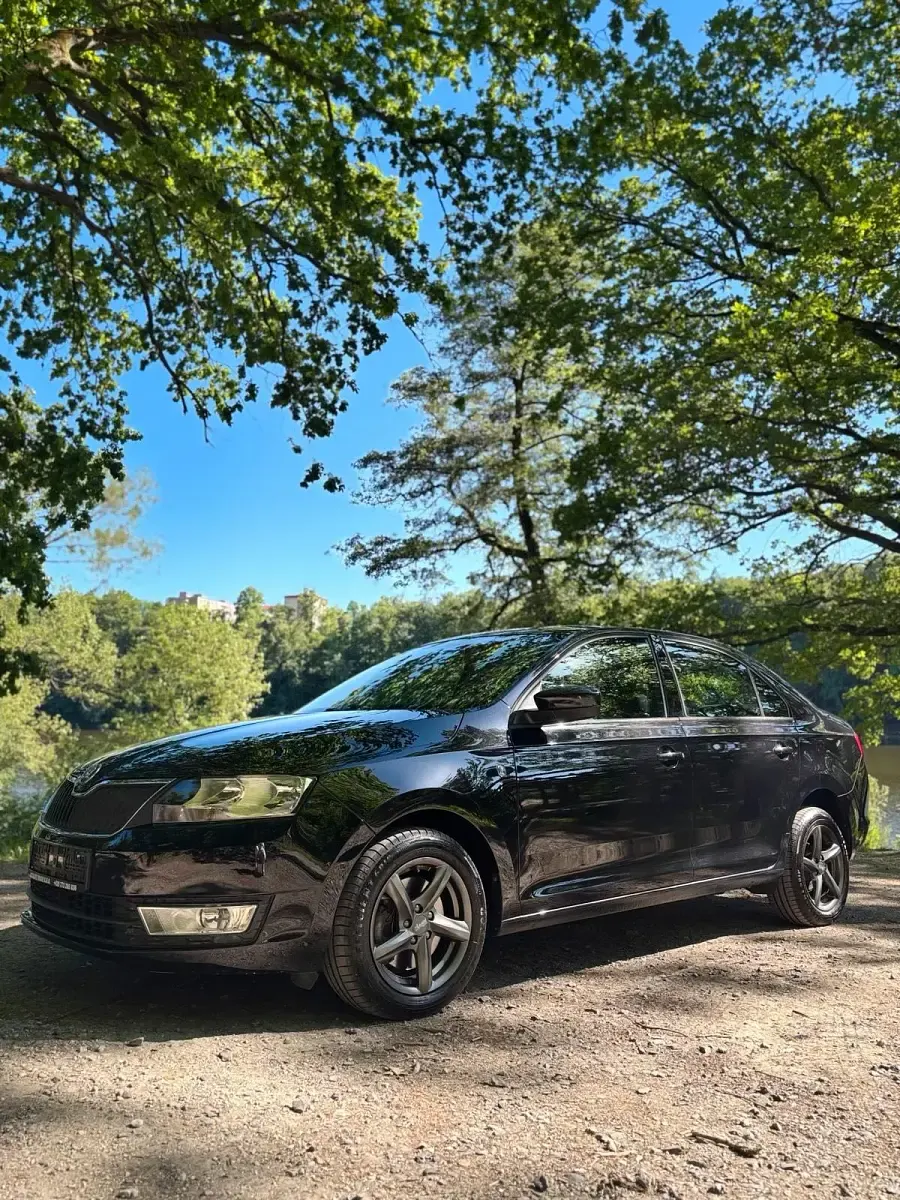 Gebraucht Skoda Rapid 120 PS (88 kW) 2014 Schwarz Kleinwagen