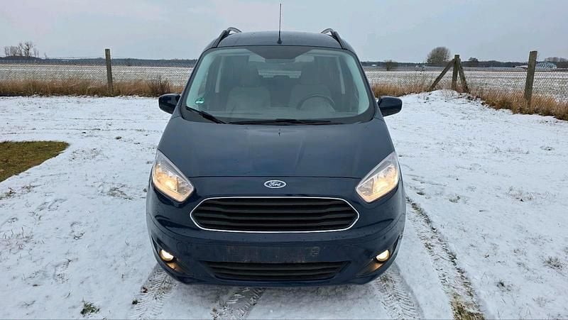Blau Gebraucht 2017 Ford Tourneo Courier Van / Kleinbus | 4.999 € (Superpreis) - Bild 1/4