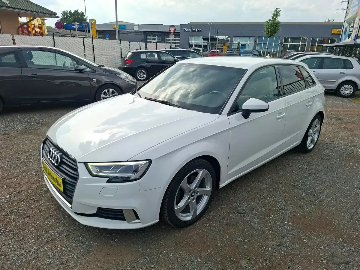 Używany Audi A3 116 KM (85 kW) 2018 Biały Sedan/Limuzyna
