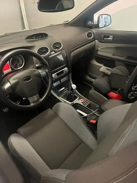 Gebraucht Ford Focus ST 226 PS (166 kW) 2009 Weiß Limousine