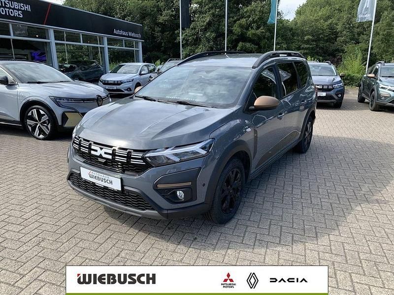 Gebraucht Dacia Jogger Extreme 101 PS (74 kW) 2025 Grün Van / Kleinbus
