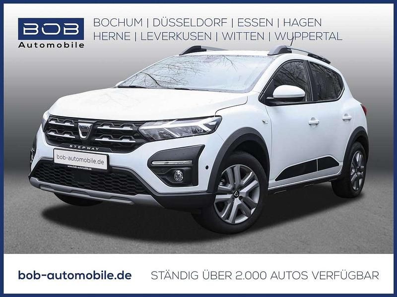 Weiß Gebraucht 2021 Dacia Sandero Comfort SUV | 14.888 € (Fairer Preis) - Bild 1/3