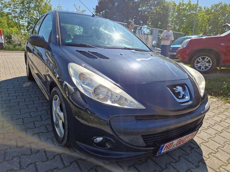 Gebraucht Peugeot 206+ 68 PS (50 kW) 2010 Lack grau hurricane Kleinwagen