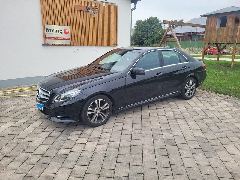 Gebraucht Mercedes E350 2014 Schwarz Limousine
