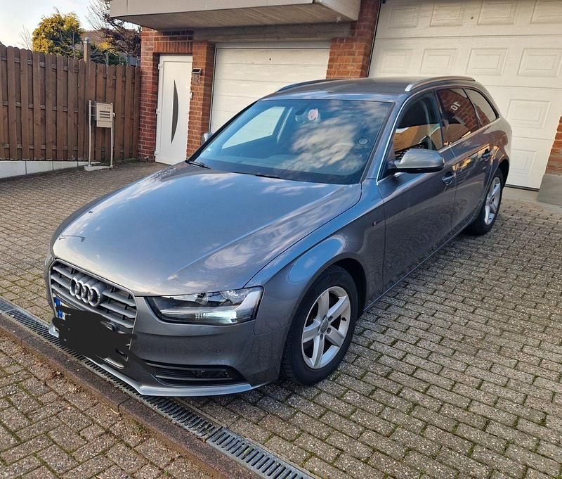 Gebraucht Audi A4 Ambiente 120 PS (88 kW) 2014 Grau Kombi