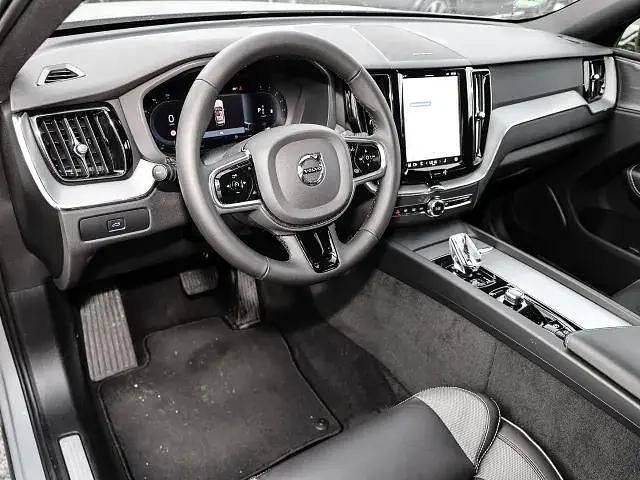 Gebraucht Volvo XC60 Plus 250 PS (183 kW) 2023 Grau SUV