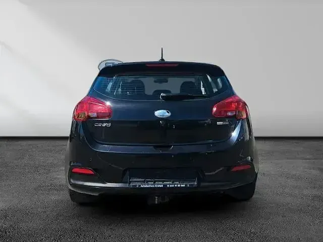 Używany Kia Ceed 135 KM (99 kW) 2014 Czarny Hatchback