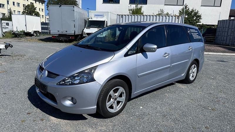 Silber Gebraucht 2006 Mitsubishi Grandis Intense Van / Kleinbus | 1.990 € (Guter Preis) - Bild 1/4
