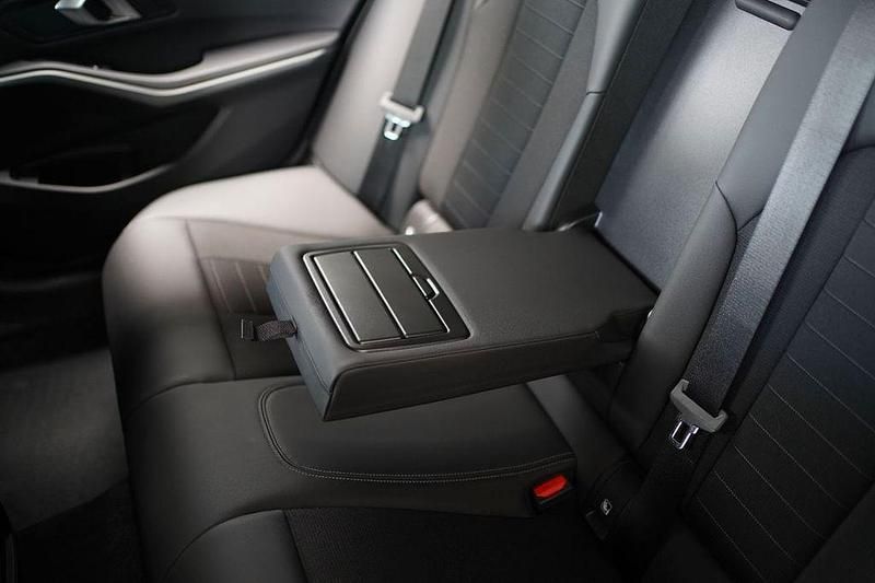 Gebraucht BMW 320 Advantage 190 PS (139 kW) 2022 Schwarz Kombi