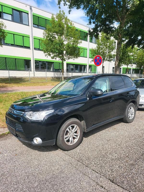 Schwarz Gebraucht 2014 Mitsubishi Outlander SUV | 4.300 € (Superpreis) - Bild 1/4