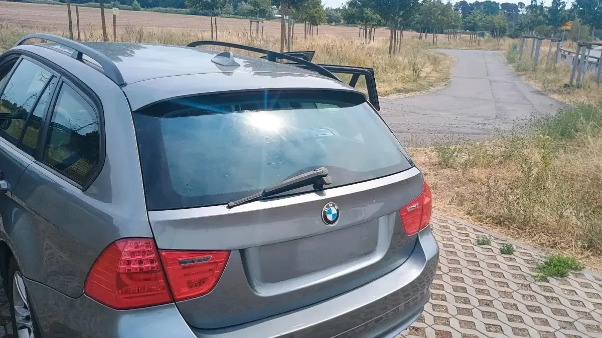 Gebraucht BMW 318 143 PS (105 kW) 2009 Grau Kombi