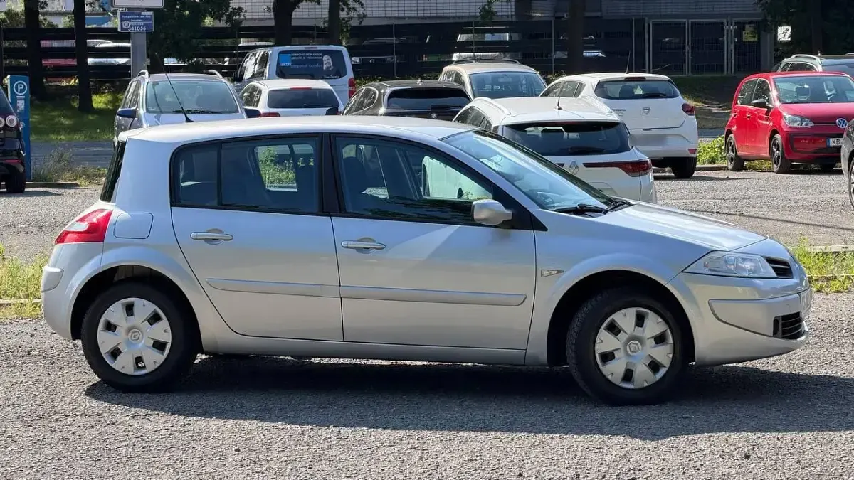 Gebraucht Renault Mégane 111 PS (81 kW) 2008 Silber Limousine