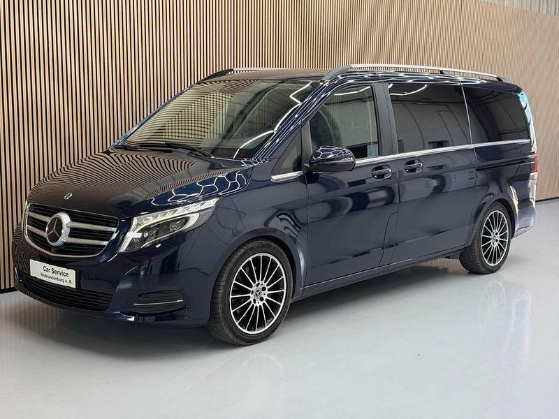 Gebraucht Mercedes V250 Exclusive 190 PS (139 kW) 2018 Blau Van / Kleinbus