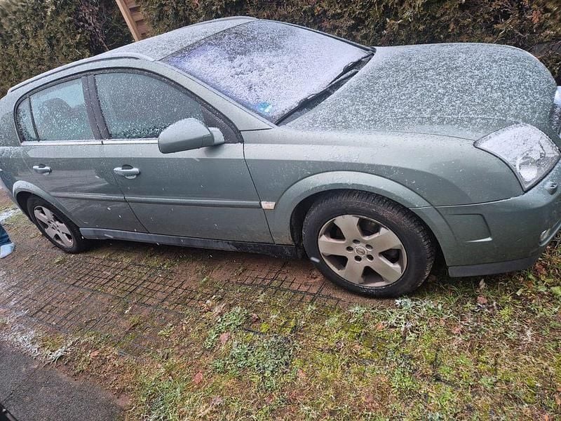 Grün Gebraucht 2005 Opel Signum Kleinwagen | 2.500 € (Fairer Preis) - Bild 1/4