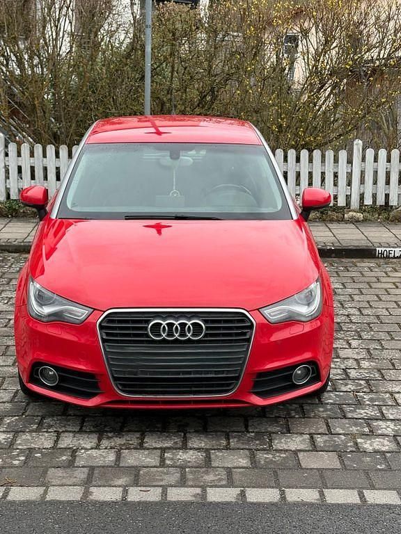 Gebraucht Audi A1 Ambition 105 PS (77 kW) 2010 Rot Kleinwagen