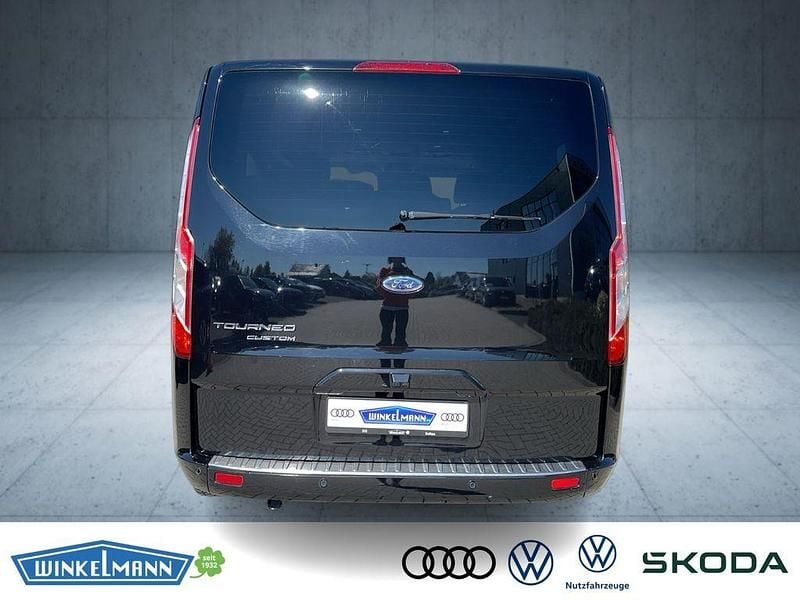 Gebraucht Ford Tourneo Titanium 131 PS (96 kW) 2022 Schwarz Kombi