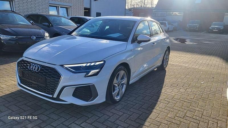 Gebraucht Audi A3 S-Line 116 PS (85 kW) 2023 Weiß Limousine