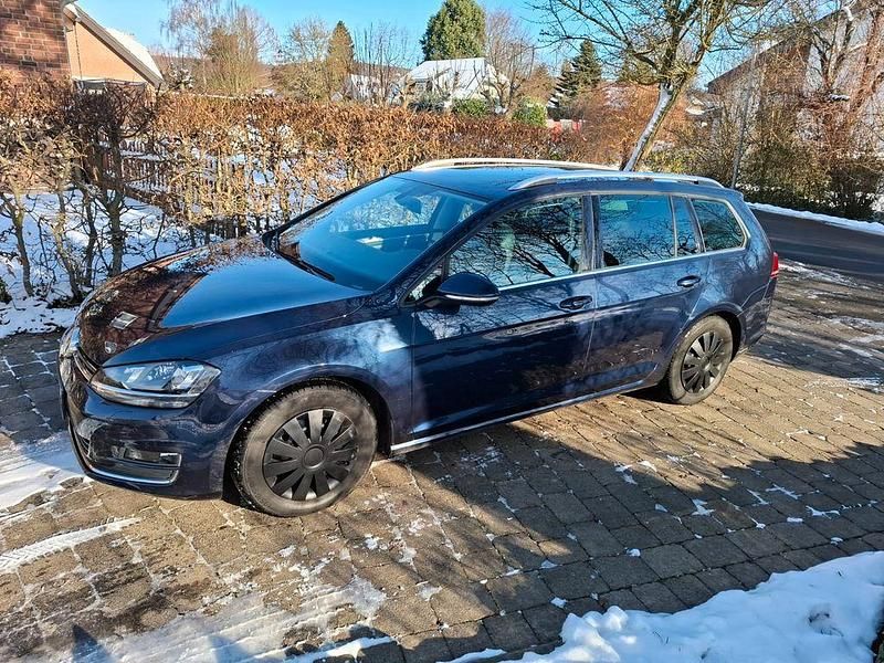 Gebraucht VW Golf VII Highline 125 PS (91 kW) 2016 Blau Kombi