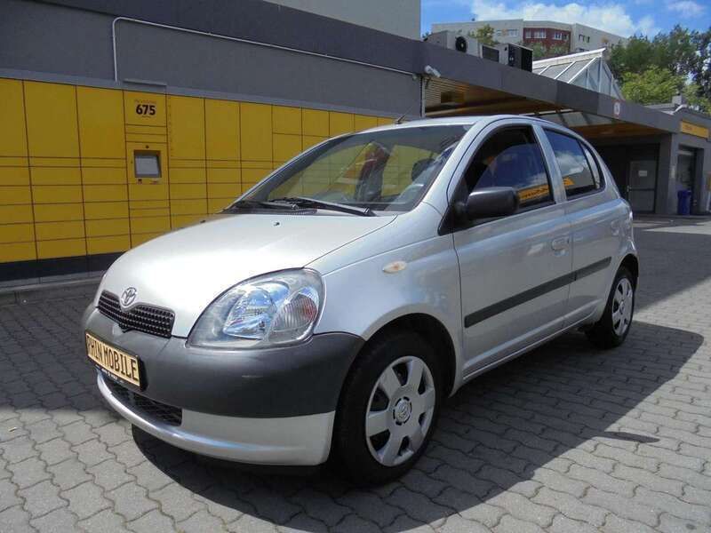Silber Gebraucht 2002 Toyota Yaris Sol Limousine | 2.750 € (Teuer) - Bild 1/4