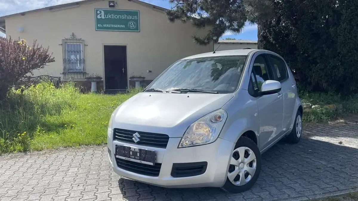 Gebraucht Suzuki Splash 65 PS (47 kW) 2010 Silber Kleinwagen