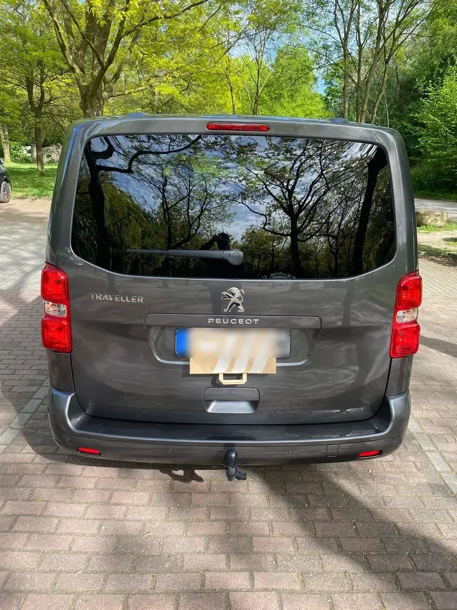 Gebraucht Peugeot Traveller Allure 145 PS (106 kW) 2021 Grau Van / Kleinbus
