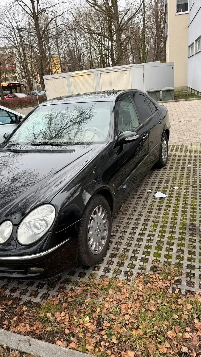 Gebraucht Mercedes E270 Elegance 177 PS (130 kW) 2005 Schwarz Limousine