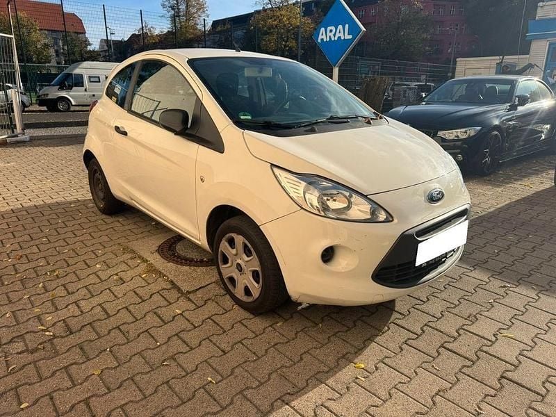 Gebraucht Ford Ka Ambiente 69 PS (50 kW) 2013 Weiß Kleinwagen