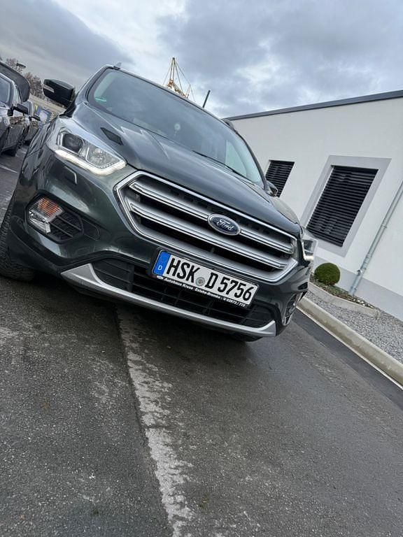 Grün Gebraucht 2018 Ford Kuga Cool & Connect SUV | 13.499 € (Fairer Preis) - Bild 1/4